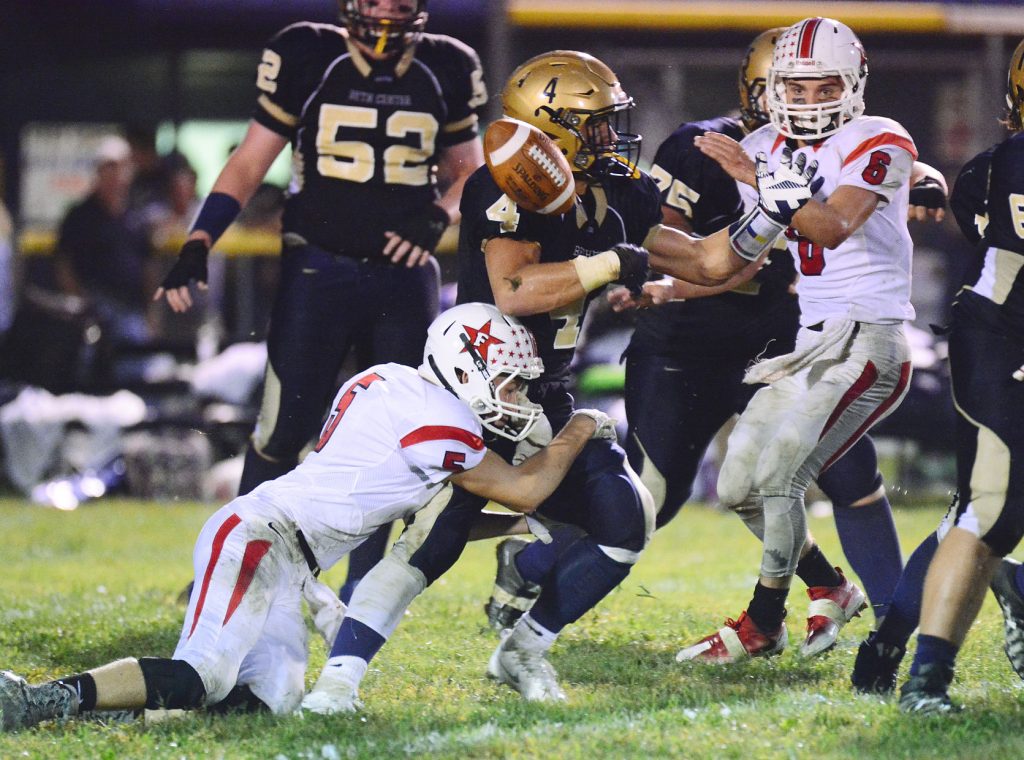 GAME OF THE WEEK: Raygor leads Commodores to 21-14 victory - Herald ...